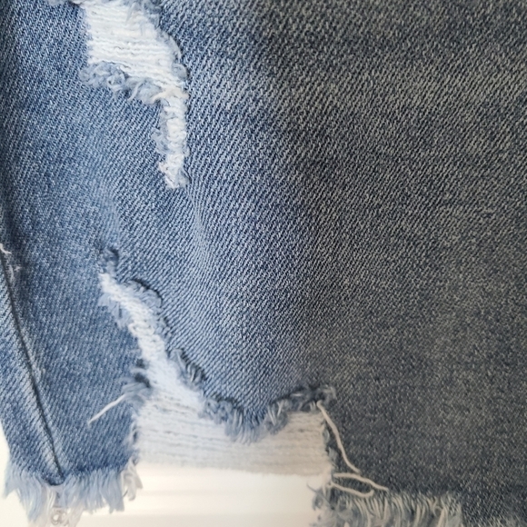 REPURPOSED Maurice's Patchwork Distressed Blue Denim Mini Skirt Size 27 - Picture 7 of 12